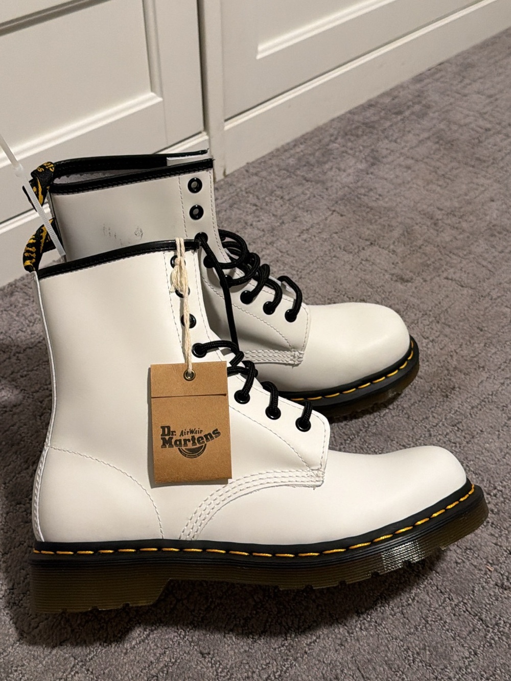 1460 WOMEN'S PATENT LEATHER LACE UP BOOTS